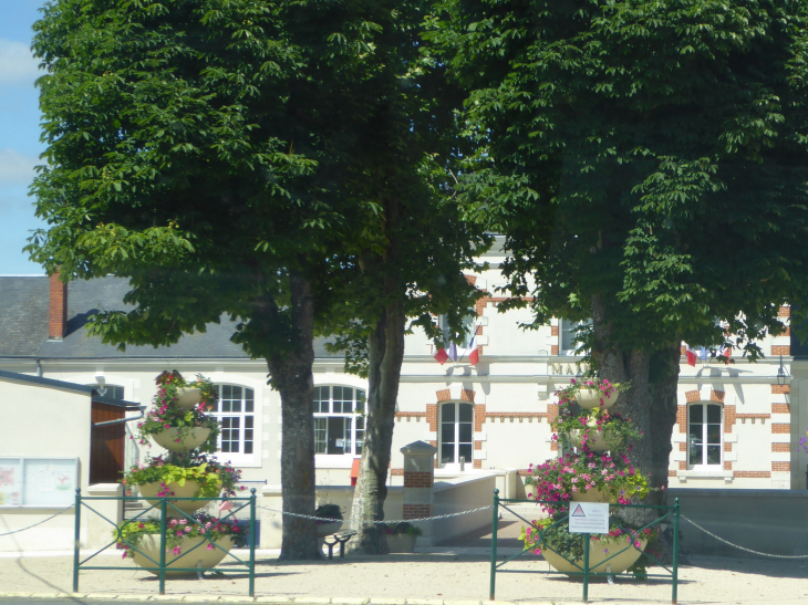 La mairie - Saint-Julien-de-Chédon