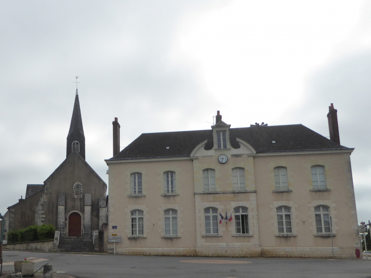 La mairie et l'église - Santenay