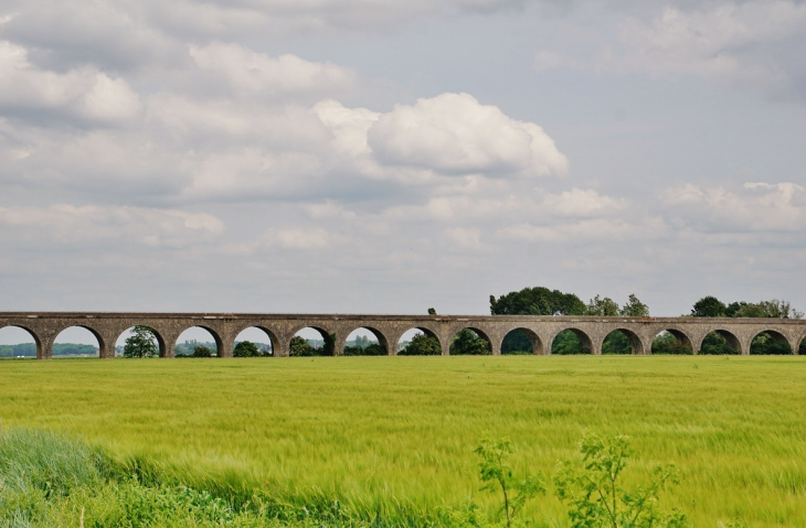 Pont - Vineuil