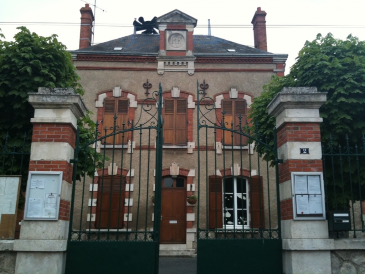 La mairie - Autruy-sur-Juine