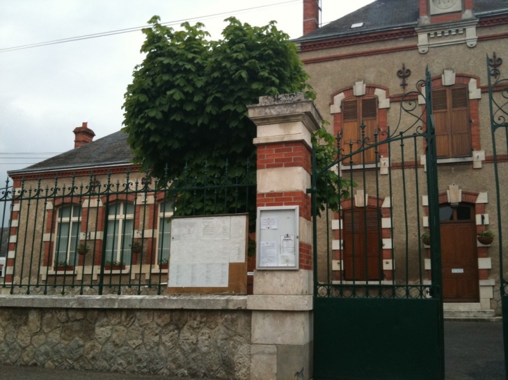 La mairie suite - Autruy-sur-Juine