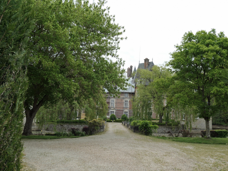 Le château de la Motte - Château-Renard