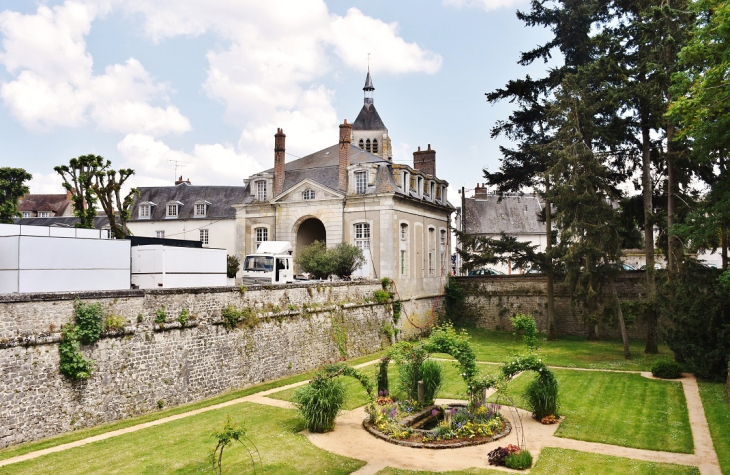 La Commune - Châteauneuf-sur-Loire