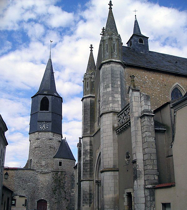L'église et le clocher séparé - Châtillon-Coligny