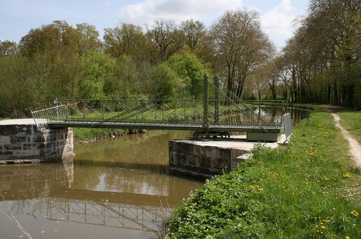 Le pont tournant - Chevillon-sur-Huillard