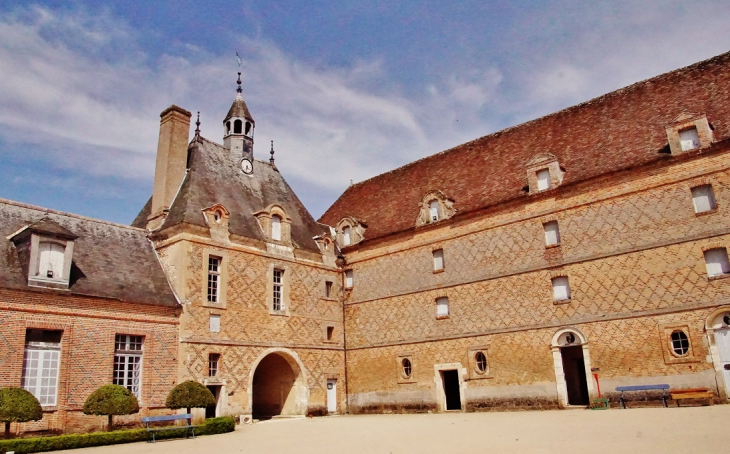 Le Château - La Bussière