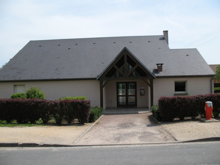 Salle des fêtes - La Cour-Marigny