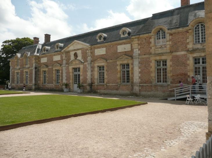 LE CHATEAU - La Ferté-Saint-Aubin