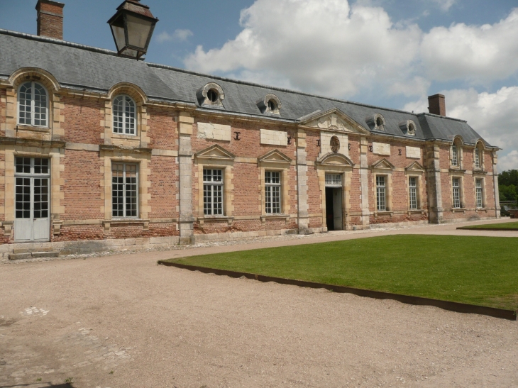 LE CHATEAU - La Ferté-Saint-Aubin