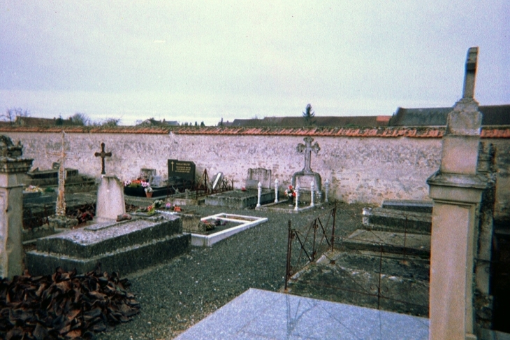 2003 photo loiret labrosse 11-2003-18 léon cimetière vu