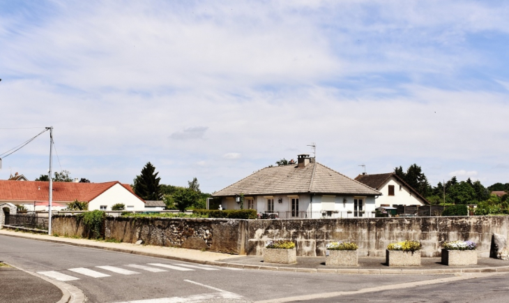 La Commune - Ousson-sur-Loire