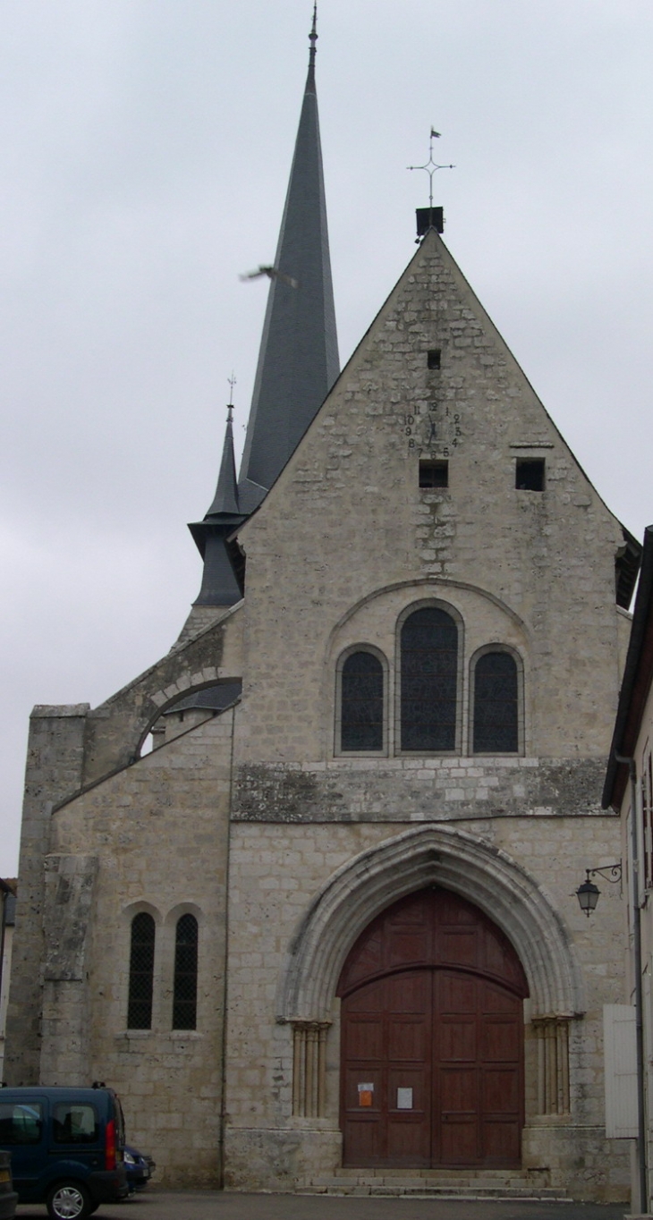 L'église - Ouzouer-sur-Trézée