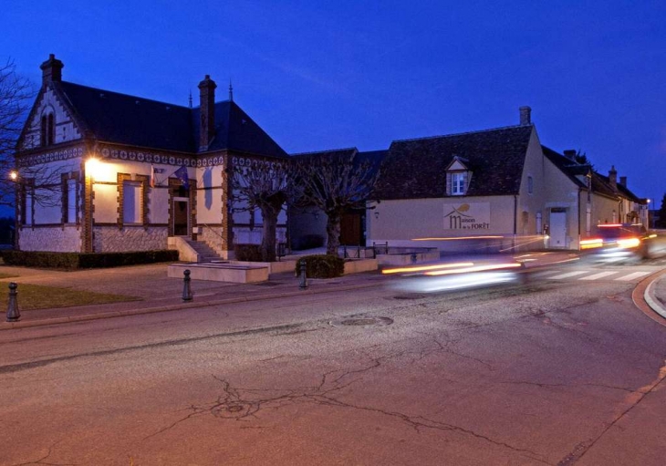 La Mairie et la maison de la Forêt - Paucourt