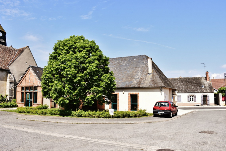 La Commune - Pierrefitte-ès-Bois