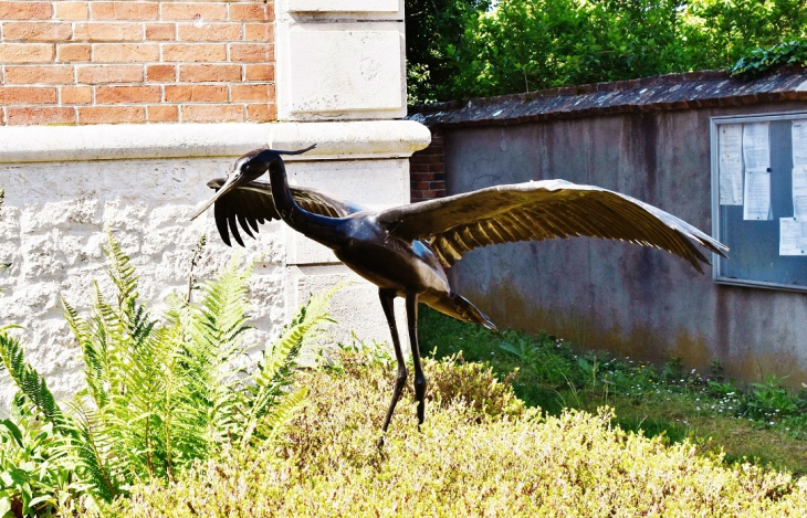 La Mairie ( Sculpture ) - Villemurlin