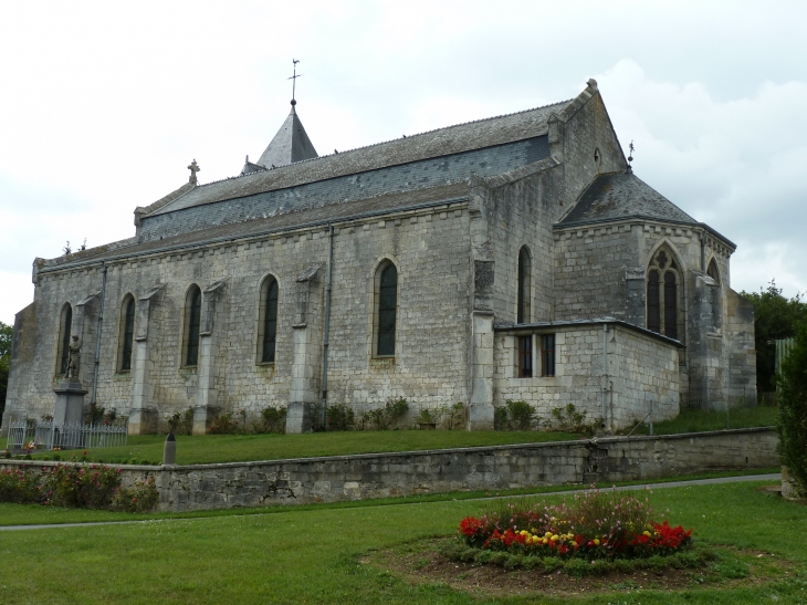 Eglise fortifiée - Aouste