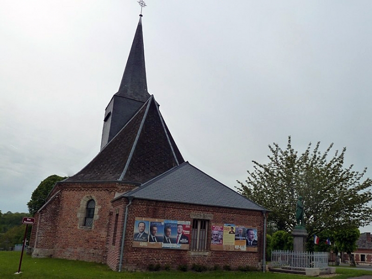 Devant l'église - Blanchefosse-et-Bay