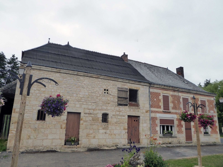 Maison du village - Bossus-lès-Rumigny