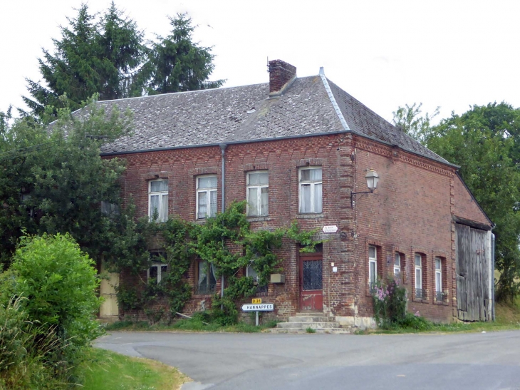 Maison du village - Bossus-lès-Rumigny