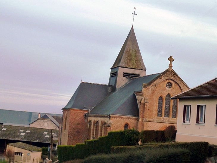 Vers l'église - Chappes