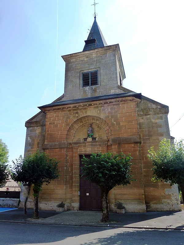 L'entrée de l'église - Chatel-Chéhéry