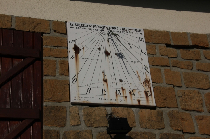 Cadran dans une rue - Chémery-sur-Bar