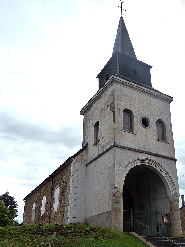 L'entrée de l'église - Chilly