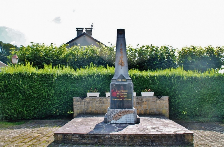 Monument aux Morts - Daigny