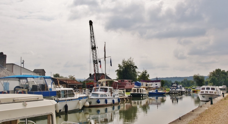 Canal des Ardennes - Dom-le-Mesnil