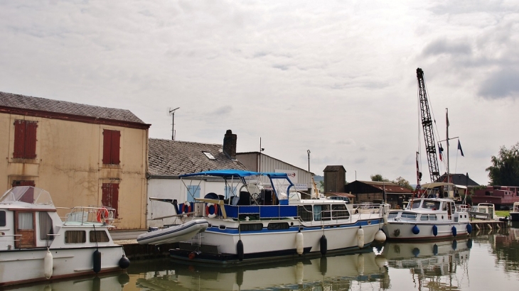 Canal des Ardennes - Dom-le-Mesnil