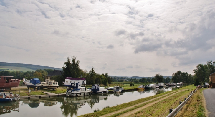 Canal des Ardennes - Dom-le-Mesnil