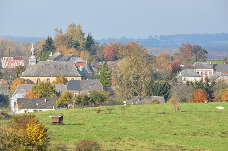 Vue sur le village, de la rue de la forêt - Dommery