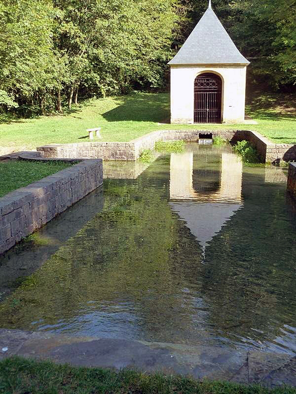 Chapelle et source Saint Roger - Élan