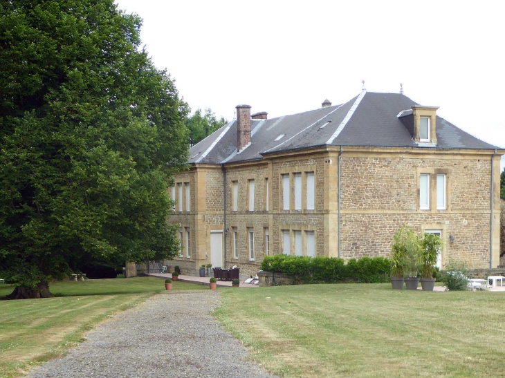 Le château - Étalle