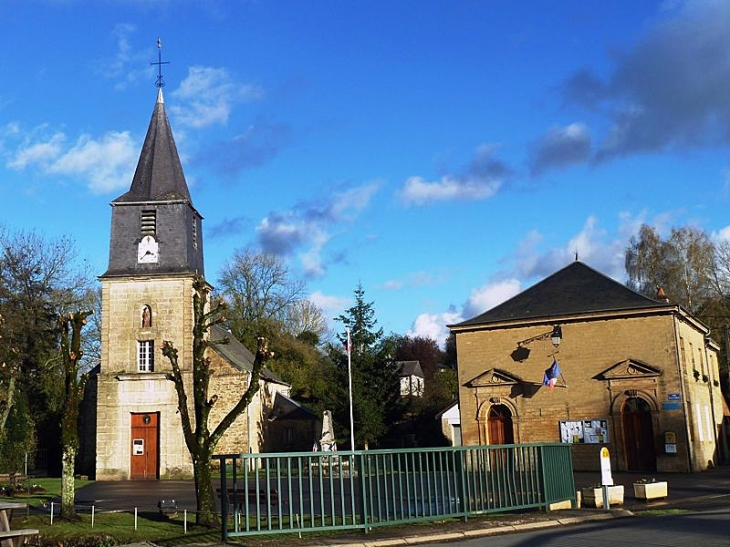 L'église et la mairie - Fagnon