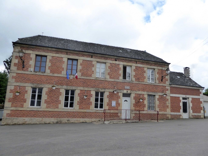 La mairie - Girondelle