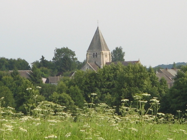 Clocher vu du chemin d'Aubenton - Hannappes