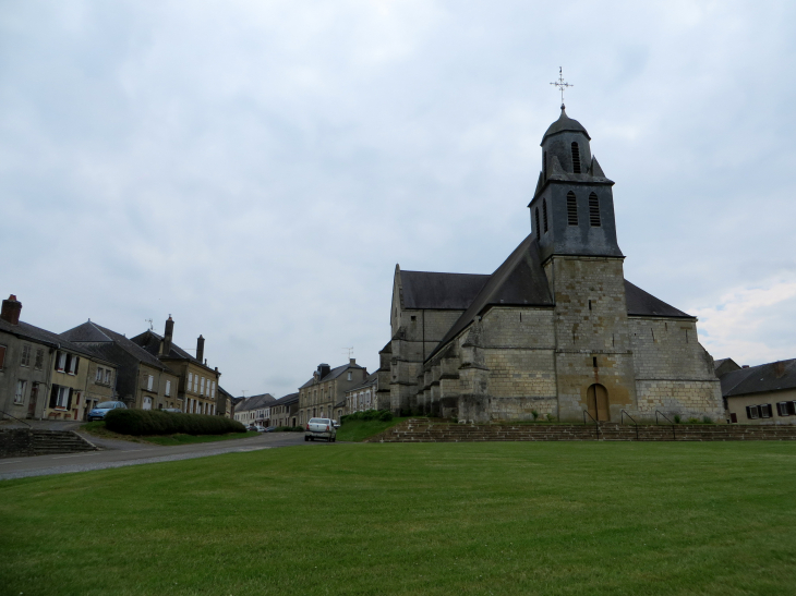 Eglise St Etienne  - Launois-sur-Vence