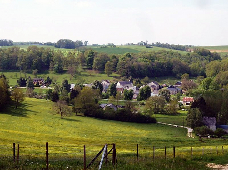 Vue sur le village - Lépron-les-Vallées