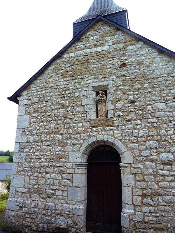 L'entrée de l'église - Lépron-les-Vallées