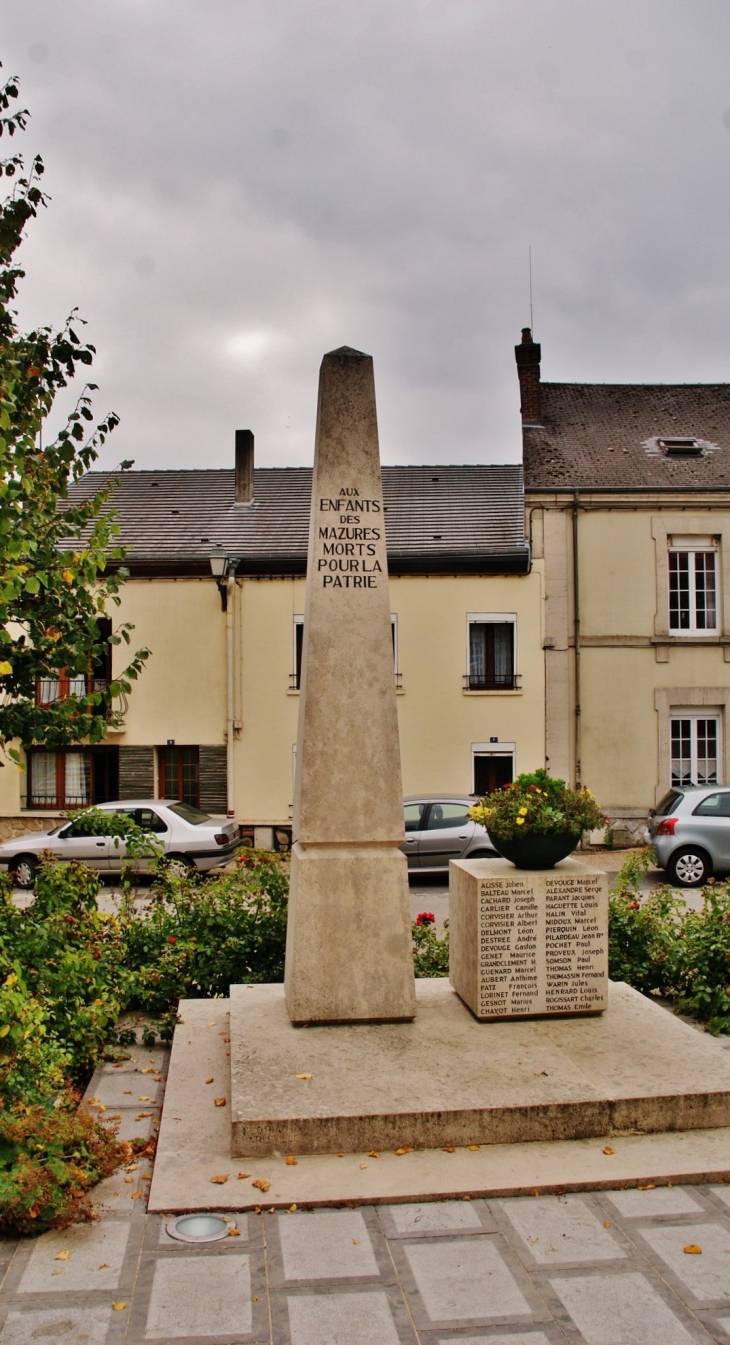 Monument aux Morts - Les Mazures