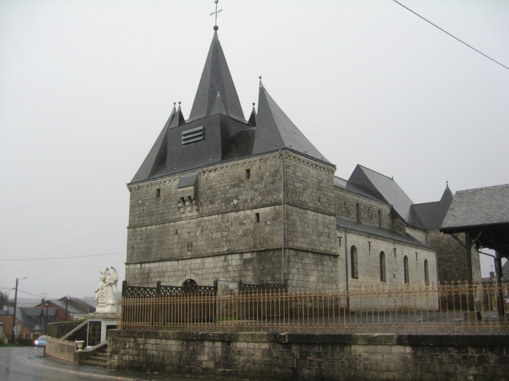 Eglise fortifiée - Liart