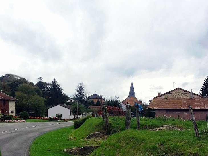 Dans le village - Montcheutin