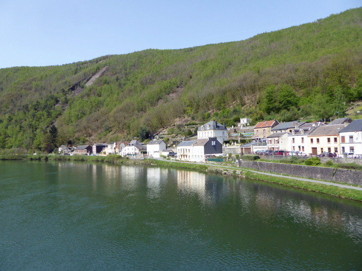 Au bord de la Meuse - Monthermé