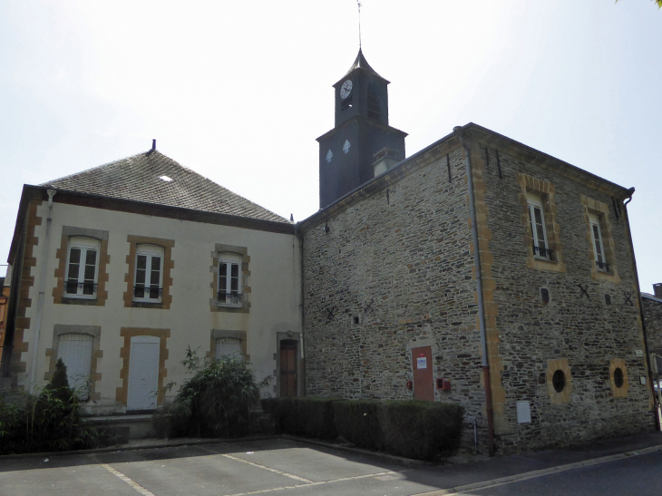 Derrière la mairie - Monthermé