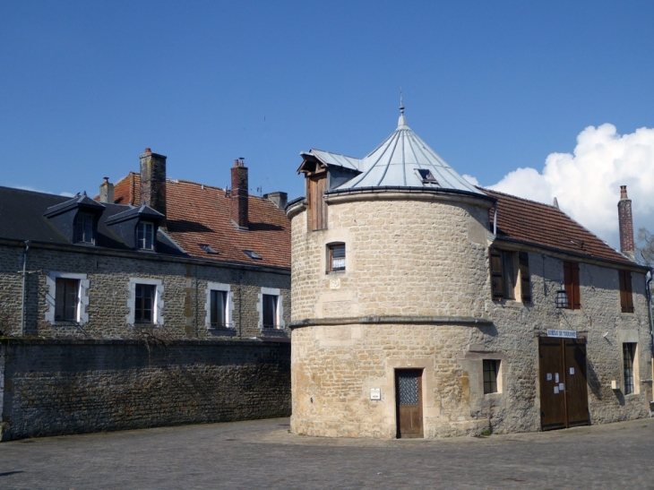 L'office du tourisme dans le pigeonnier - Mouzon