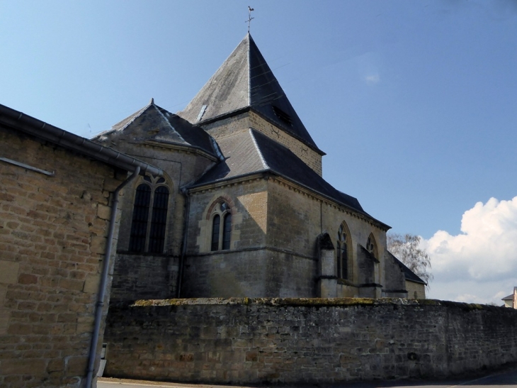 L'église Sainte Geneviève   Le 1er Janvier 2016 les communes   Mouzon et Amblimont ont fusionné  pour former la nouvelle commune Mouzon.