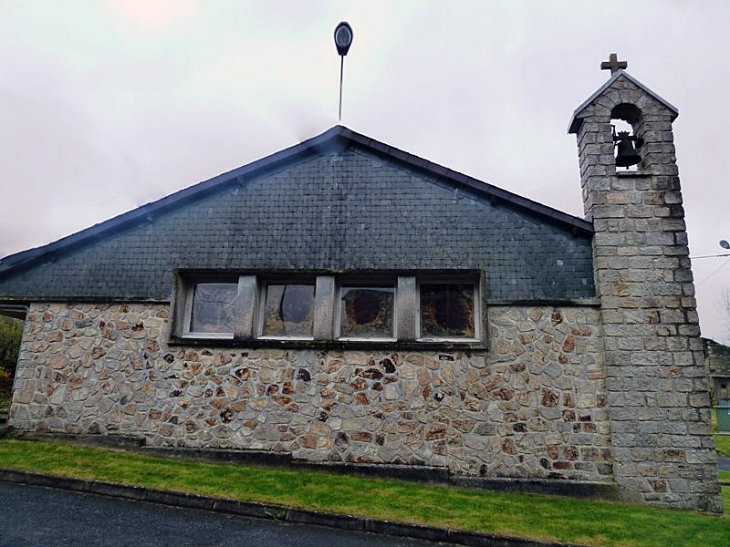 Meillier Fontaine  côté église - Nouzonville