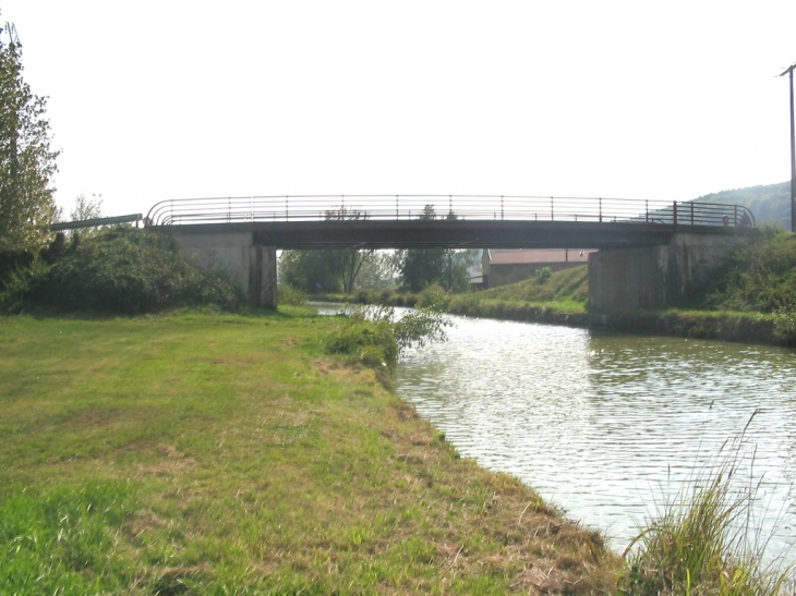 Pont du canal - Omicourt