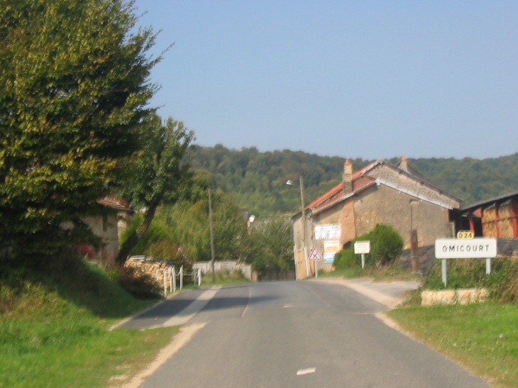 Entrée Sud en venant de Malmy - Omicourt